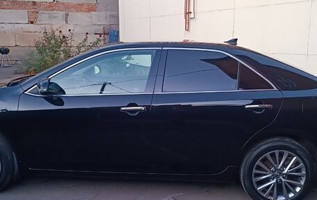Toyota Camry, 2017 год, 1 990 000 рублей, 6 фотография