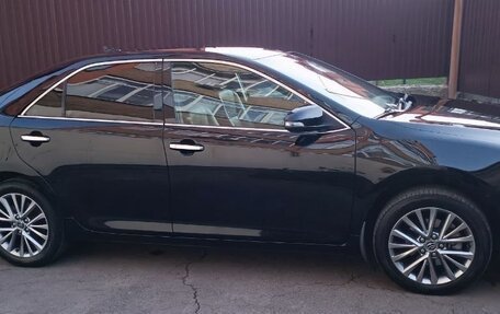 Toyota Camry, 2017 год, 1 990 000 рублей, 2 фотография