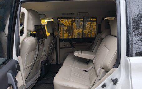 Mitsubishi Pajero IV, 2019 год, 4 300 000 рублей, 15 фотография