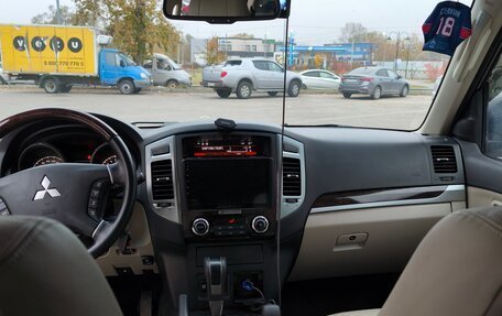 Mitsubishi Pajero IV, 2019 год, 4 300 000 рублей, 11 фотография