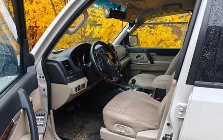 Mitsubishi Pajero IV, 2019 год, 4 300 000 рублей, 14 фотография