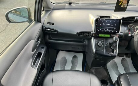 Toyota Wish II, 2010 год, 1 399 000 рублей, 19 фотография