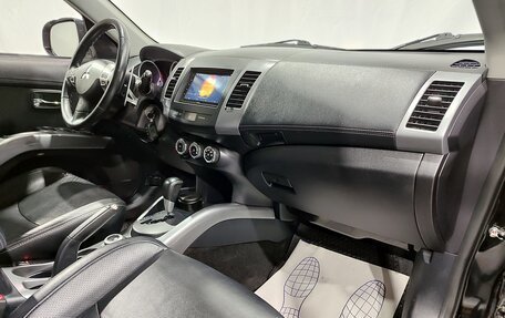 Mitsubishi Outlander III рестайлинг 3, 2012 год, 1 500 000 рублей, 14 фотография