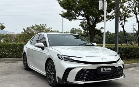 Toyota Camry, 2025 год, 3 250 190 рублей, 2 фотография