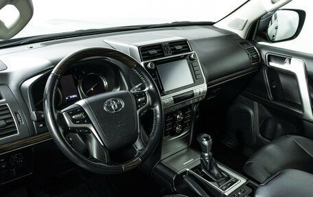 Toyota Land Cruiser Prado 150 рестайлинг 2, 2018 год, 5 489 898 рублей, 11 фотография