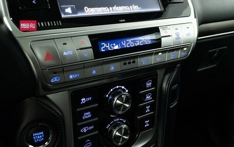 Toyota Land Cruiser Prado 150 рестайлинг 2, 2018 год, 5 489 898 рублей, 20 фотография