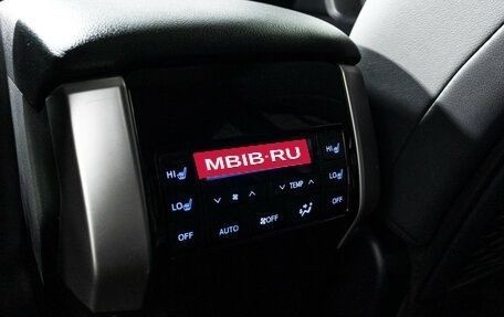 Toyota Land Cruiser Prado 150 рестайлинг 2, 2018 год, 5 489 898 рублей, 27 фотография