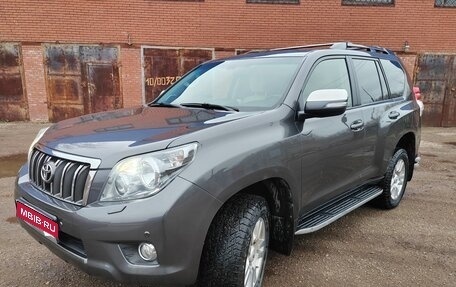 Toyota Land Cruiser Prado 150 рестайлинг 2, 2013 год, 2 850 000 рублей, 1 фотография