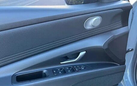 Hyundai Elantra, 2022 год, 1 680 000 рублей, 15 фотография