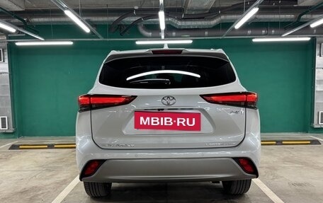 Toyota Highlander, 2025 год, 6 100 000 рублей, 8 фотография