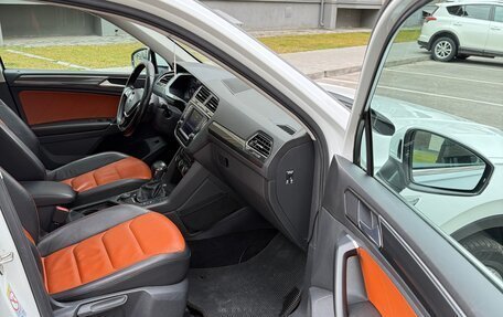 Volkswagen Tiguan II, 2017 год, 2 350 000 рублей, 3 фотография