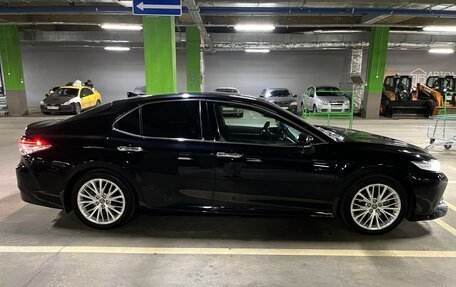 Toyota Camry, 2018 год, 2 700 000 рублей, 3 фотография