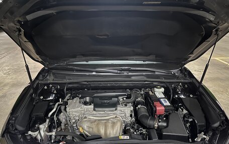 Toyota Camry, 2018 год, 2 700 000 рублей, 9 фотография