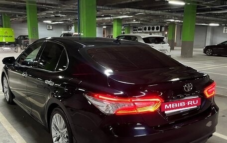 Toyota Camry, 2018 год, 2 700 000 рублей, 2 фотография