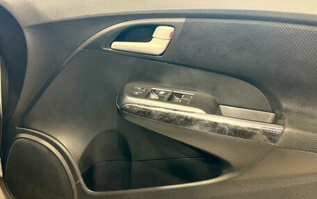 Honda Insight II рестайлинг, 2012 год, 585 000 рублей, 7 фотография