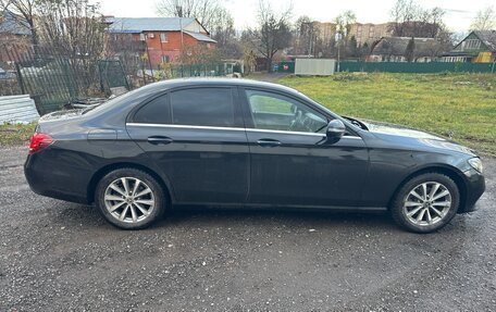 Mercedes-Benz E-Класс, 2019 год, 1 750 000 рублей, 6 фотография