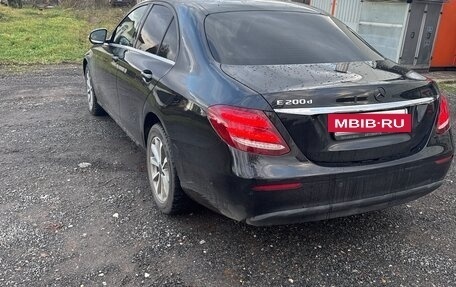 Mercedes-Benz E-Класс, 2019 год, 1 750 000 рублей, 4 фотография