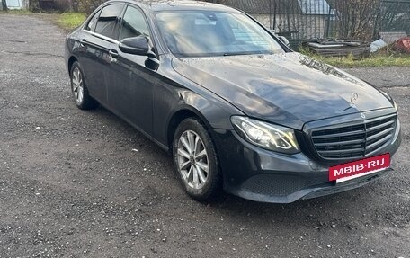 Mercedes-Benz E-Класс, 2019 год, 1 750 000 рублей, 2 фотография