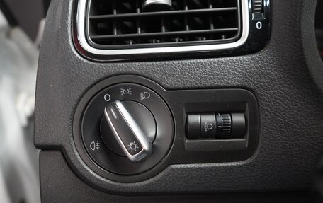 Volkswagen Polo VI (EU Market), 2019 год, 1 800 000 рублей, 19 фотография