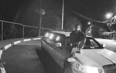 Lincoln Town Car III рестайлинг, 2000 год, 400 000 рублей, 4 фотография