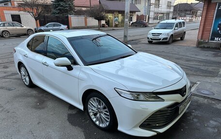 Toyota Camry, 2021 год, 3 700 000 рублей, 4 фотография