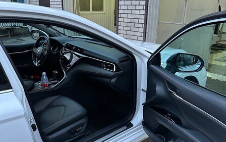 Toyota Camry, 2021 год, 3 700 000 рублей, 5 фотография