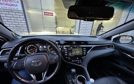 Toyota Camry, 2021 год, 3 700 000 рублей, 9 фотография