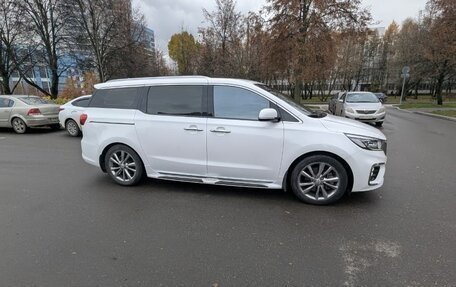 KIA Carnival III, 2018 год, 3 200 000 рублей, 4 фотография