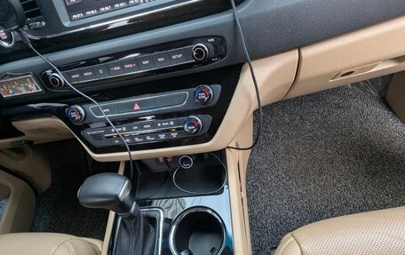 KIA Carnival III, 2018 год, 3 200 000 рублей, 12 фотография