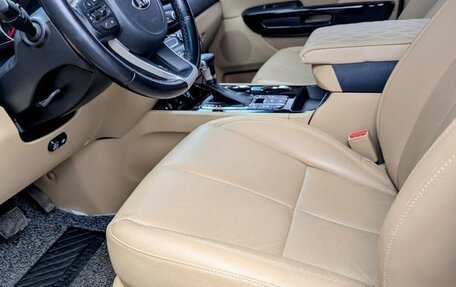 KIA Carnival III, 2018 год, 3 200 000 рублей, 17 фотография