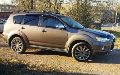 Mitsubishi Outlander III рестайлинг 3, 2012 год, 1 199 000 рублей, 2 фотография