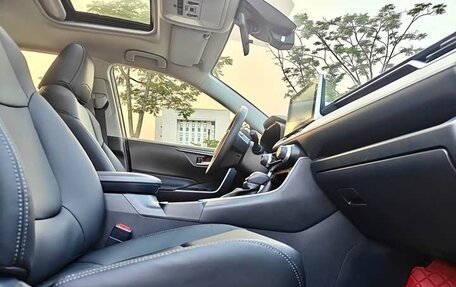 Toyota RAV4, 2021 год, 2 021 273 рублей, 9 фотография
