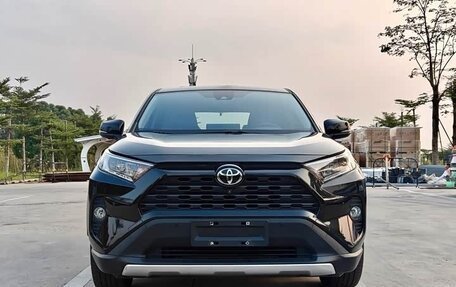 Toyota RAV4, 2021 год, 2 021 273 рублей, 2 фотография