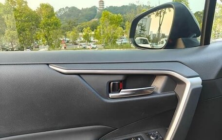 Toyota RAV4, 2021 год, 2 021 273 рублей, 16 фотография