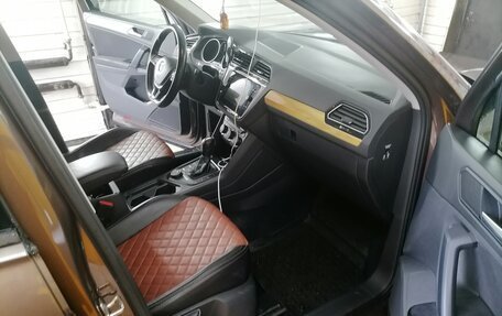 Volkswagen Tiguan II, 2020 год, 2 030 000 рублей, 3 фотография