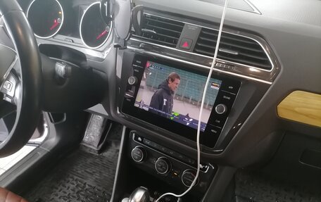 Volkswagen Tiguan II, 2020 год, 2 030 000 рублей, 4 фотография