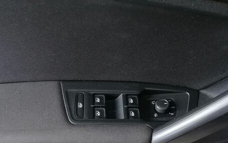 Volkswagen Tiguan II, 2020 год, 2 030 000 рублей, 11 фотография