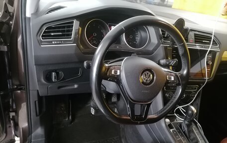 Volkswagen Tiguan II, 2020 год, 2 030 000 рублей, 12 фотография