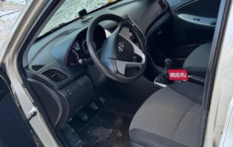 Hyundai Solaris II рестайлинг, 2011 год, 620 000 рублей, 7 фотография