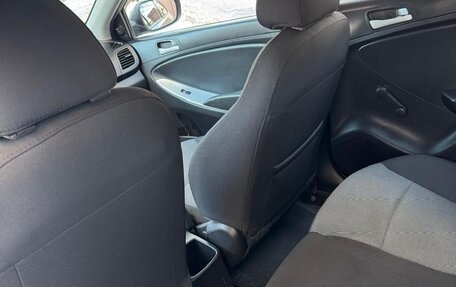 Hyundai Solaris II рестайлинг, 2011 год, 620 000 рублей, 9 фотография