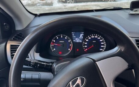 Hyundai Solaris II рестайлинг, 2011 год, 620 000 рублей, 12 фотография