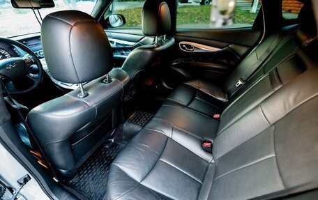 Infiniti Q70 I, 2016 год, 2 550 000 рублей, 19 фотография