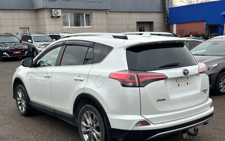 Toyota RAV4, 2017 год, 2 490 000 рублей, 4 фотография