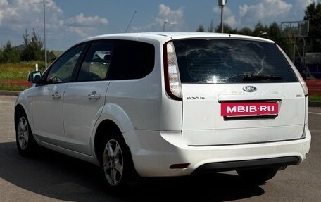 Ford Focus II рестайлинг, 2010 год, 8 фотография