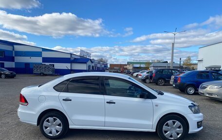 Volkswagen Polo VI (EU Market), 2017 год, 700 000 рублей, 4 фотография