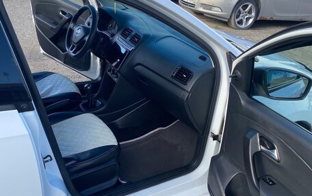 Volkswagen Polo VI (EU Market), 2017 год, 700 000 рублей, 15 фотография