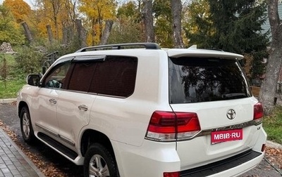 Toyota Land Cruiser 200, 2017 год, 4 999 000 рублей, 1 фотография