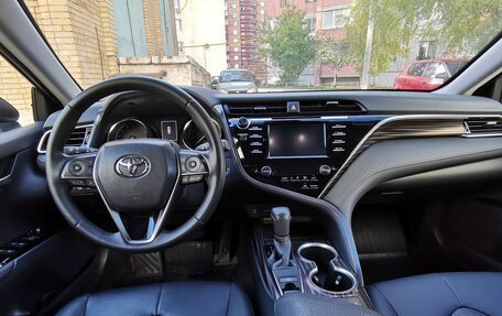 Toyota Camry, 2020 год, 3 300 000 рублей, 5 фотография