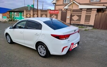 KIA Rio IV, 2018 год, 1 530 000 рублей, 10 фотография