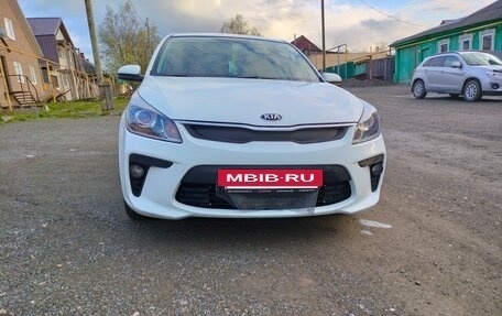 KIA Rio IV, 2018 год, 1 530 000 рублей, 2 фотография